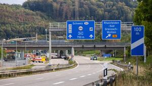 Polizei prüft Auto auf Sprengstoff