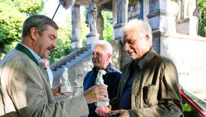 Markus Söder übergibt "Blaue Panther" an Münchner "Tatort"-Duo