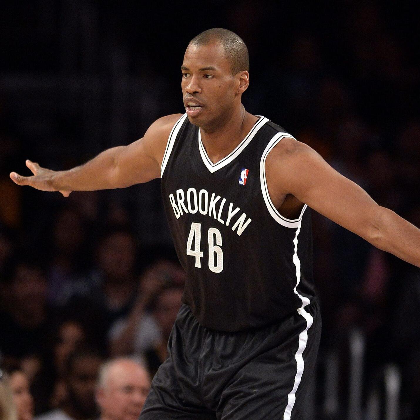 Isadora Vale com expressões sensuais