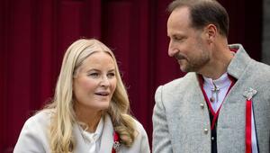 Die Feier zur Silberhochzeit von Kronprinz Haakon und Kronprinzessin Mette-Marit fällt deutlich ...