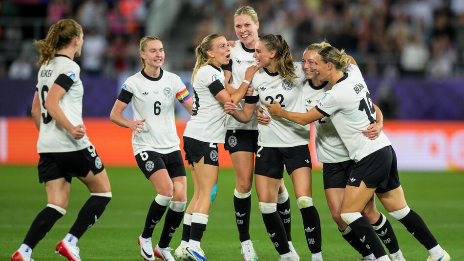 DFB-Frauen jubeln
