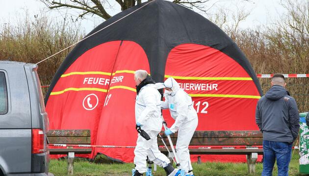 Männliche Leiche auf Rastplatz gefunden