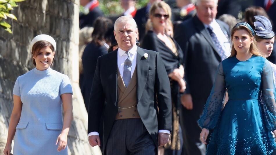 Prinzessin Eugenie, Prinz Andrew und Prinzessin Beatrice (von links).