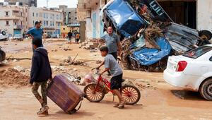 Junge in dem durch Sturzfluten beschädigten Gebiet in Darna im Osten Libyens 