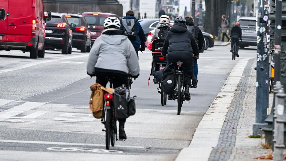 Straßenverkehr mit Radfahrern