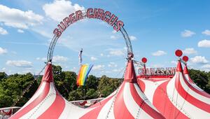 Zirkus Charles Knie hisst Regenbogenfahne aus Protest