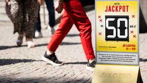 Aufsteller mit Lotto-Jackpot