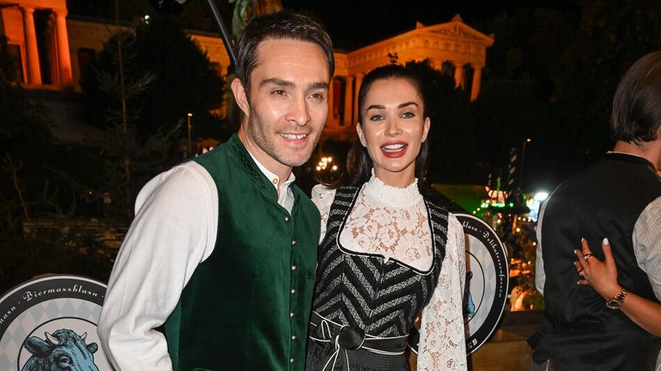 "Gossip Girl"-Star Ed Westwick und Ehefrau Amy Jackson feierten am Sonntagabend im Käferzelt mit.