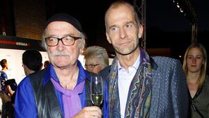 Hans W. Geißendörfer (li.) und Georg Uecker bekommen den NRW-Verdienstorden.