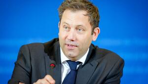 Lars Klingbeil bei der Präsentation der Prognose der Steuerschätzer