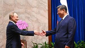 Kremlchef Putin bei einem Treffen mit Xi, 2025 in China.