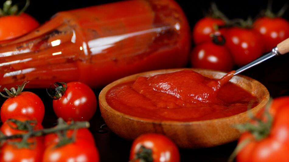 Faltenkiller: Darum sollten Sie täglich Tomatenmark essen