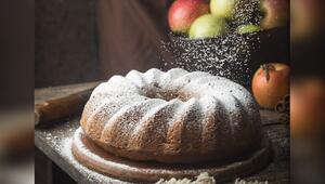 Ein Gugelhupf wird mit Apfel und Joghurt zum leckeren Frühlingsgebäck.