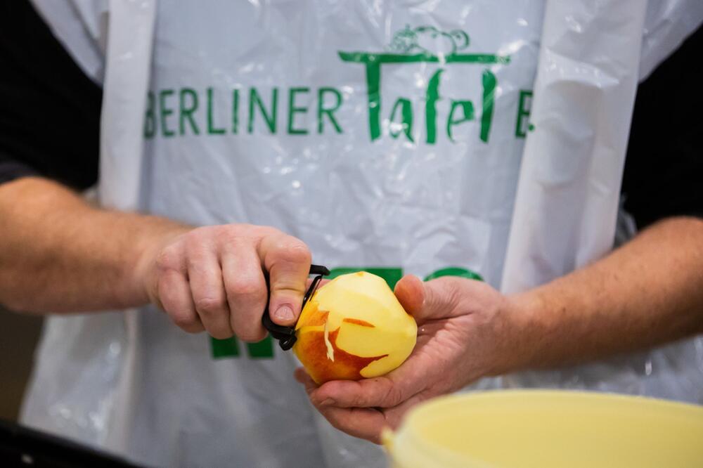 Tonnenweise Obst und Gemüse für Berliner Tafel