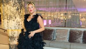 Evelyn Burdecki mit ihrem Opernball-Kleid in Wien.