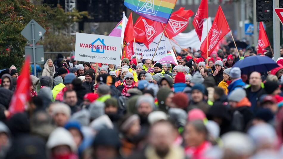 Warnstreik bei VW in Wolfsburg