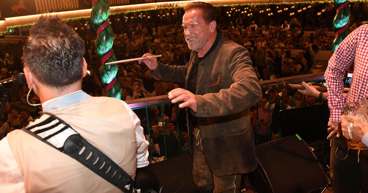 Terminator in Tracht Arnold Schwarzenegger feiert auf Oktoberfest WEB.DE