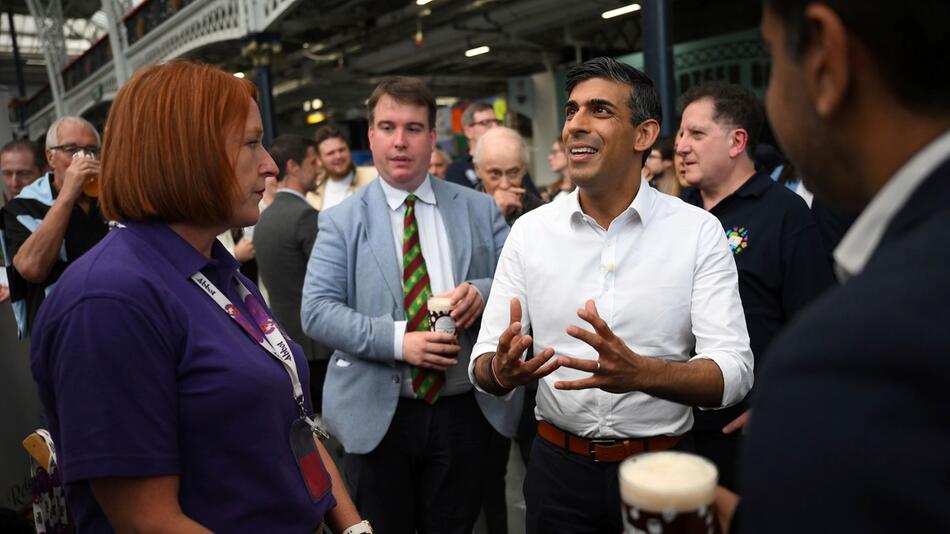Britischer Premier Sunak besucht Bierfestival in London