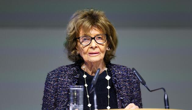 Charlotte Knobloch, Holocaust-Überlebende