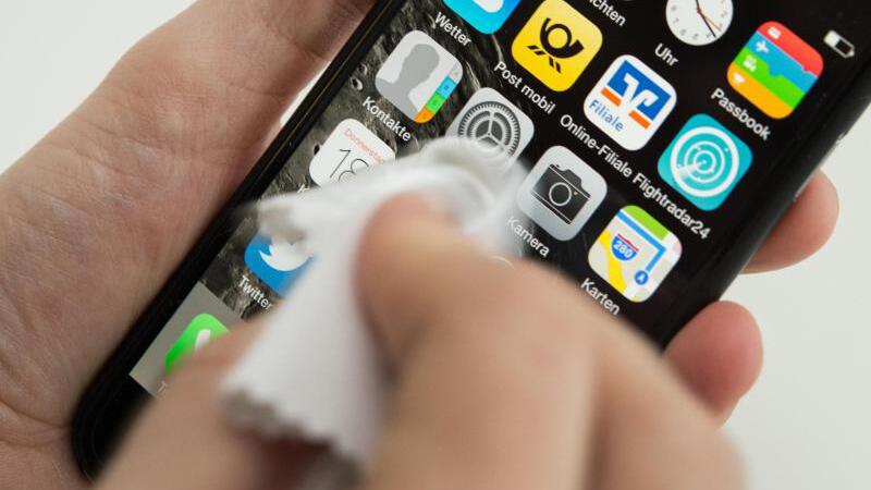 Smartphone richtig reinigen