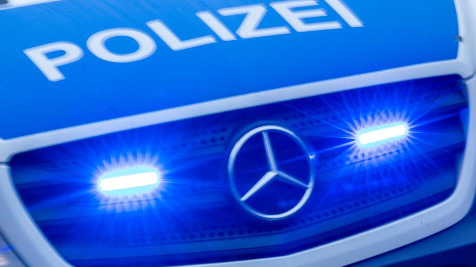 Polizeieinsatz mit Blaulicht