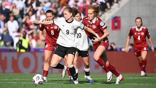 Sjoeke Nüsken erzielt das 1:1 für Deutschland.