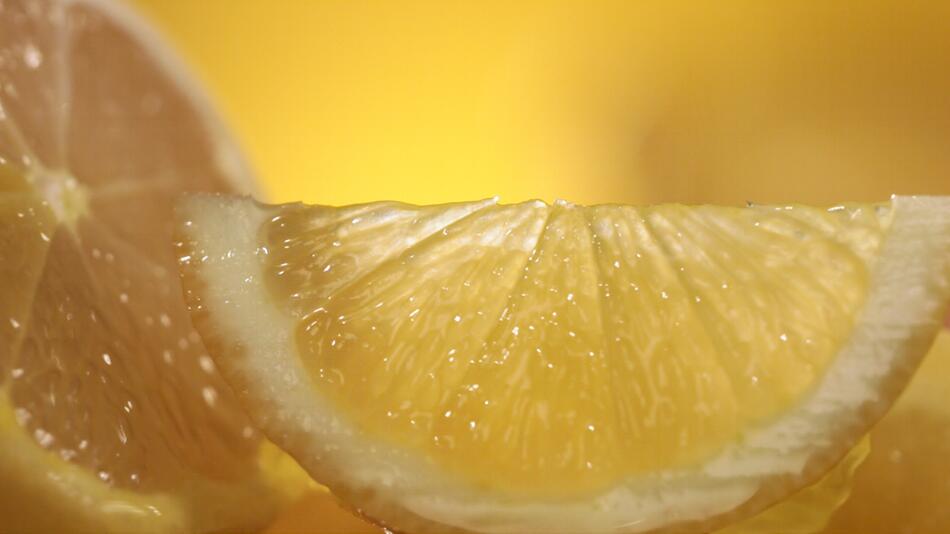 NICHT NEHMEN! Perfekt portionieren: Mit diesem genialen Trick lässt sich Zitronensaft ganz ...