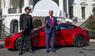 US-Präsident Donald Trump (r) und Tesla-CEO Elon Musk