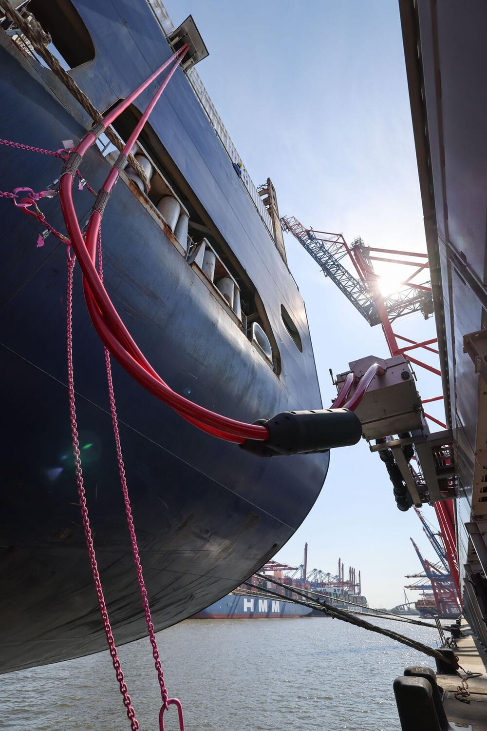 Landstromversorgung von Containerschiffen