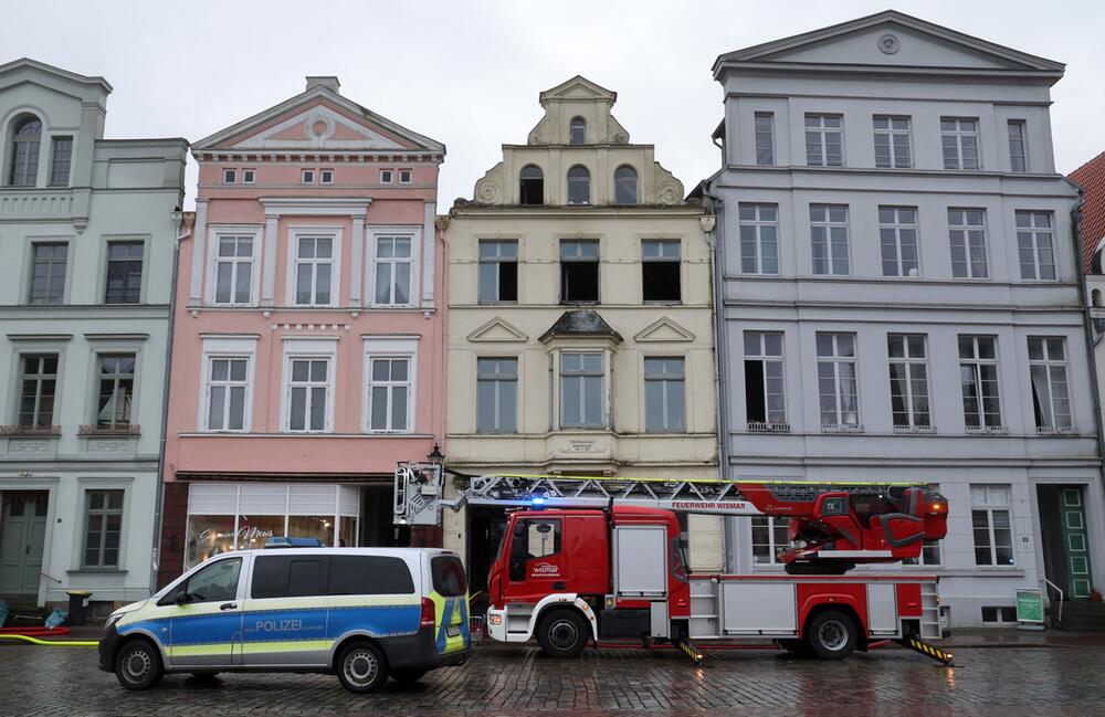 Brand am Marktplatz in Wismar