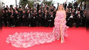 Heidi Klum sorgt für Blitzlichtgewitter in Cannes.