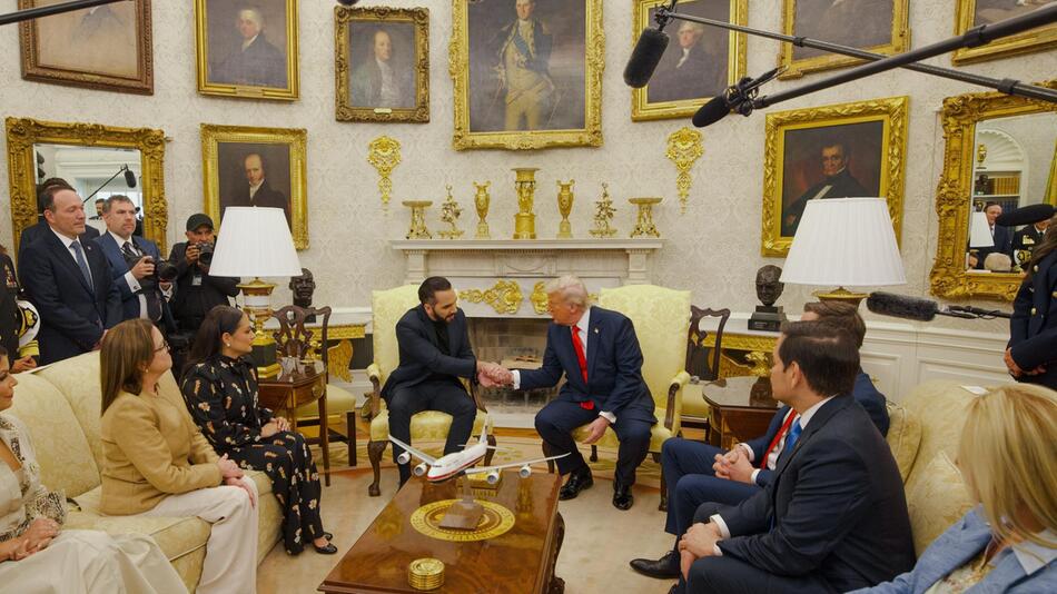 El Salvadors Präsident Bukele zu Besuch in Washington