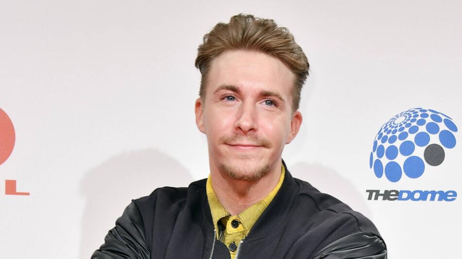 Der ehemalige "Bachelorette"-Kandidat David Friedrich ist nun Ehemann.