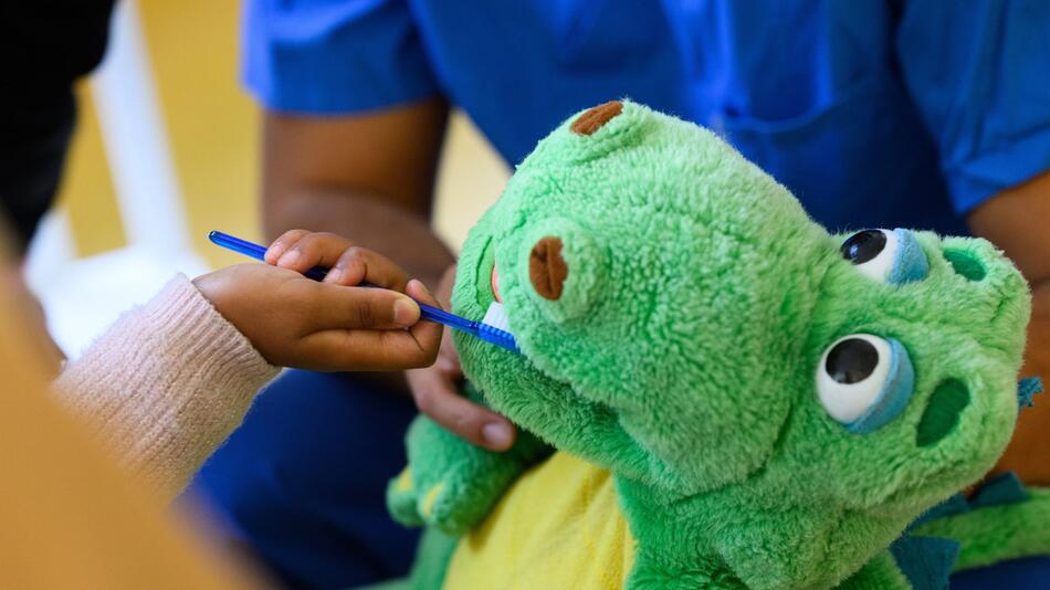 Aktionstag für Berliner Schulkinder in der Charité-Zahnklinik