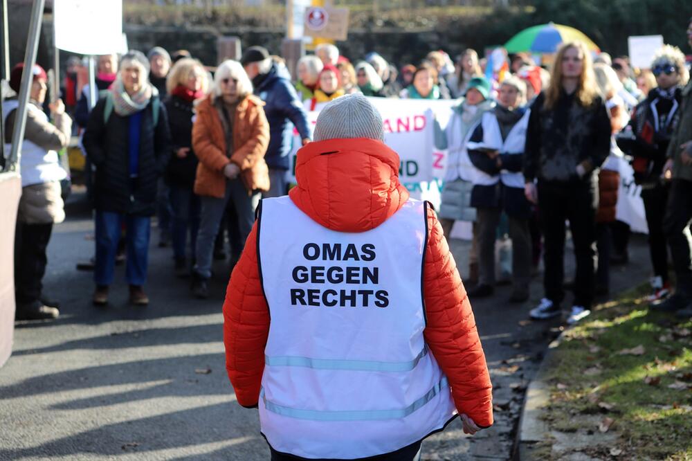 Querdenker-Demonstration in Göttingen - Gegendemonstrantion