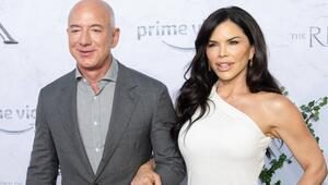 Jeff Bezos und die heutige Lauren Sánchez Bezos auf einer Aufnahme aus dem Jahr 2022.