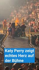 Katy Perry zeigt großes Herz auf der Bühne