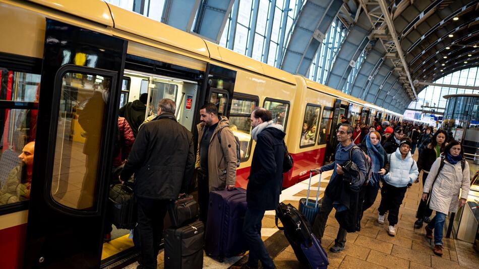 Warnstreik bei der Bahn – Berliner Nahverkehr