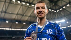 Zukunftsplan in Gelsenkirchen – Schalke will Dzeko halten