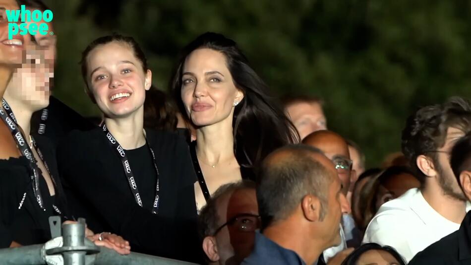 Seltene Aufnahmen: Angelina Jolie mit Tochter Shiloh beim Måneskin-Konzert in Rom