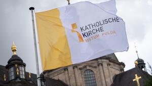 Banner mit der Aufschrift "Katholische Kirche"