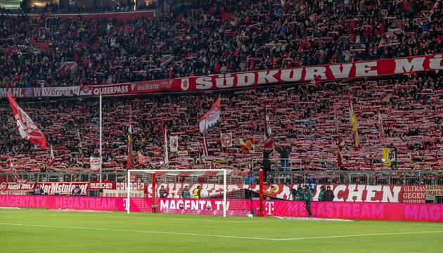 Die Südkurve in der Münchner Allianz Arena