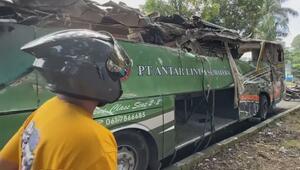 Busunglück in Indonesien: Mindestens zwölf Tote, mehrere Verletzte