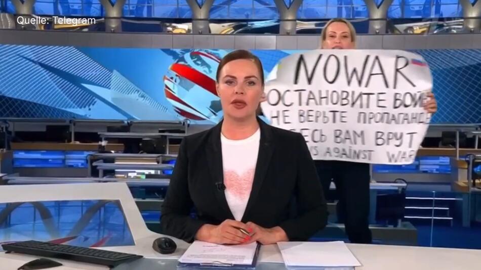 Kriegsprotest: Russische Journalistin fürchtet Verhaftung
