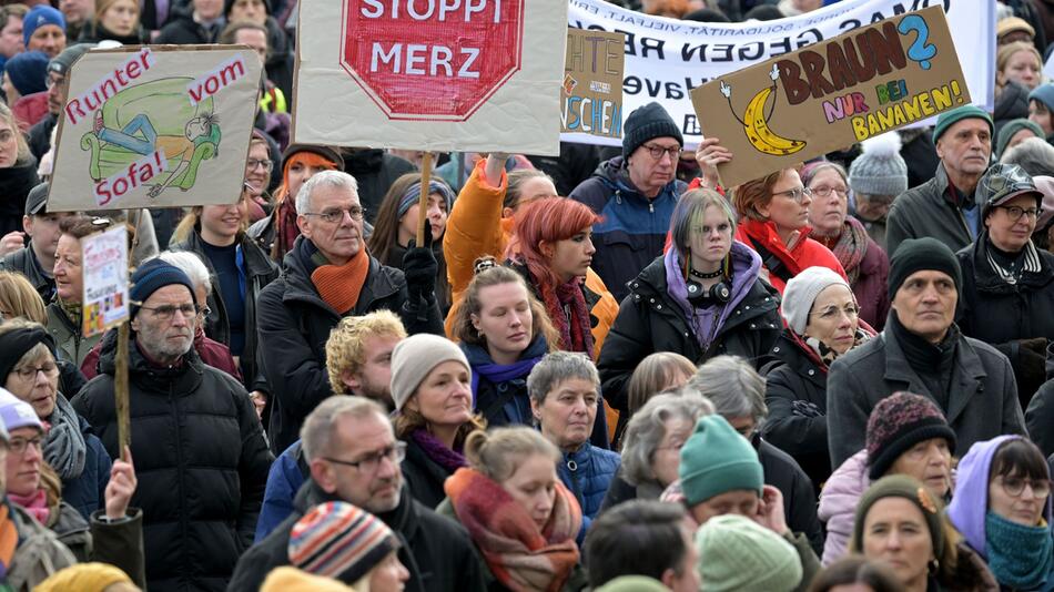 Kundgebung Bündnis "Potsdam! bekennt Farbe"