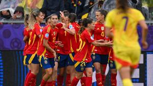 Spanien feiert nach Tor