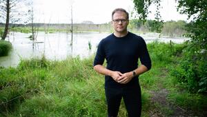 Umweltminister Schneider vor den Möllmer Seewiesen