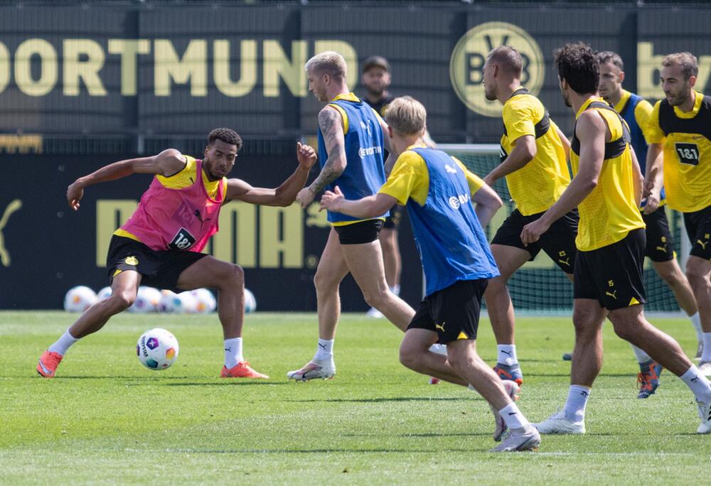 Felix Nmecha trainiert erstmals mit seinen neuen Teamkollegen von Borussia Dortmund