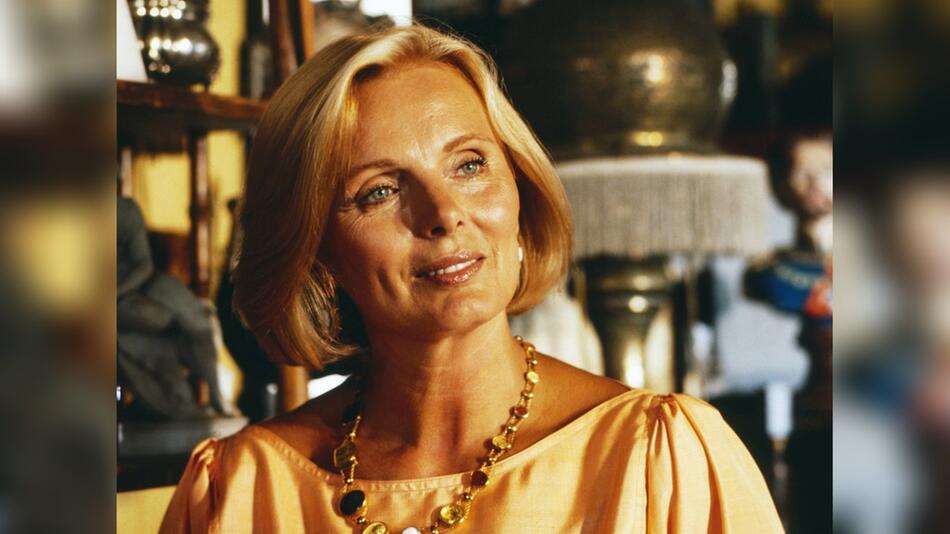 Ruth Maria Kubitschek als "Spatzl" in der Kultserie "Monaco Franze".