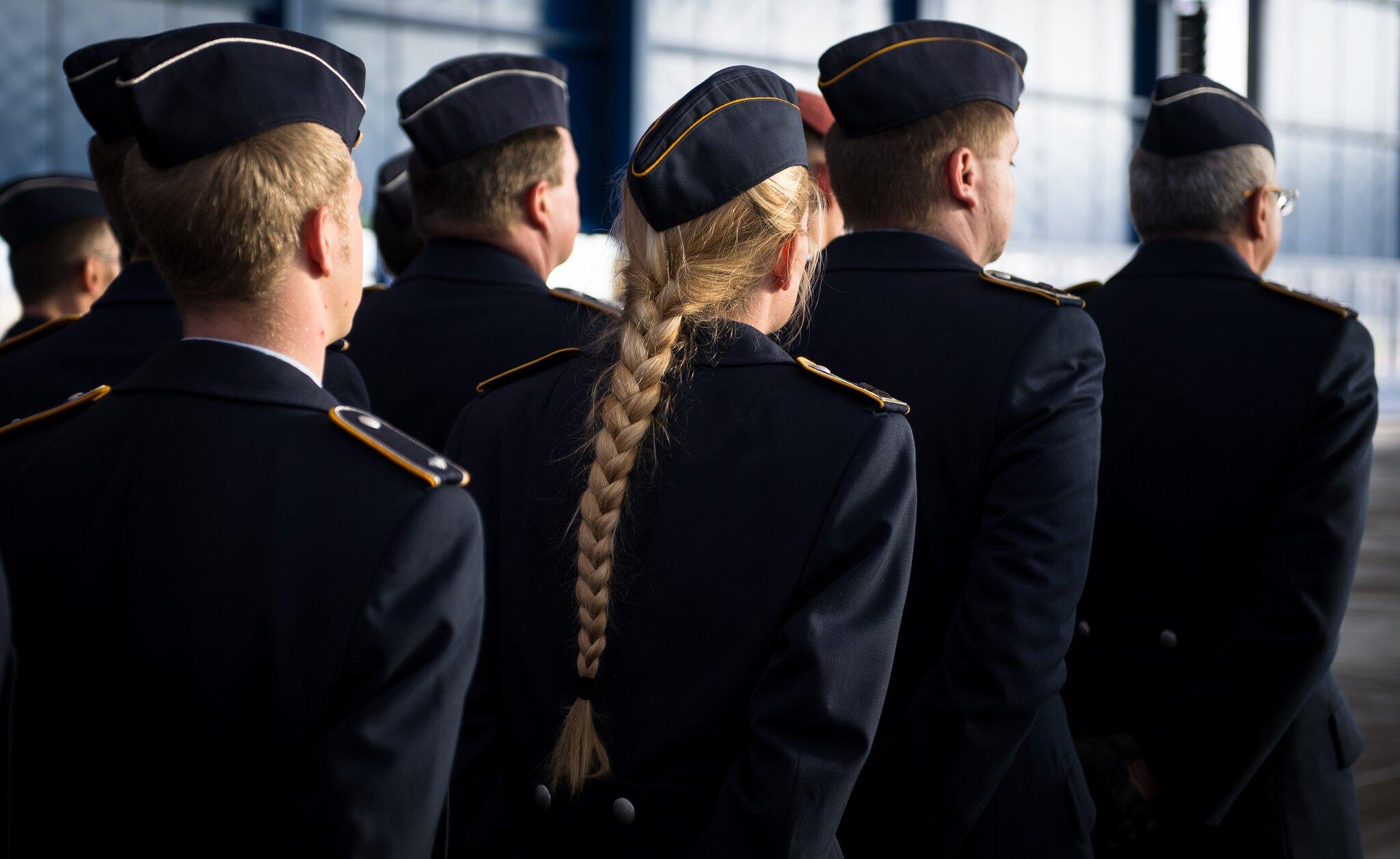 Dienst In Der Bundeswehr Beruf Als Soldat Soll Attraktiver Werden Webde 